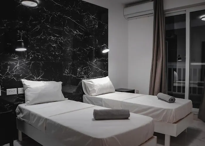 Beachfront 1 Апартаменты *