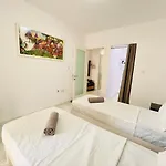 Lägenhet Beachfront 1 *